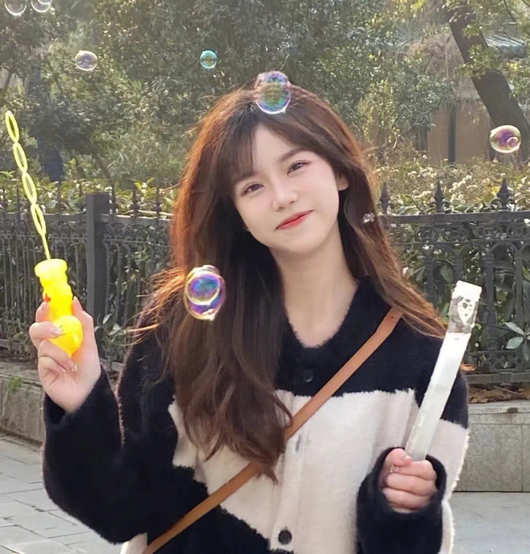 花花公子之千面女陪游